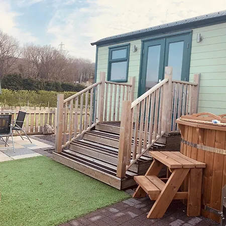 Semi Detached Cottage Snowdonia With Hot Tub Tal-y-Cafn Exterior photo