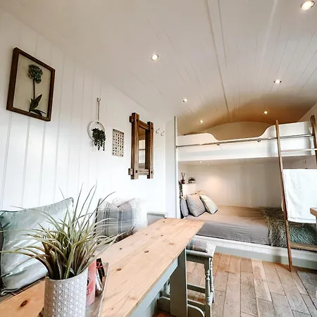 Semi Detached Cottage Snowdonia With Hot Tub Tal-y-Cafn Exterior photo