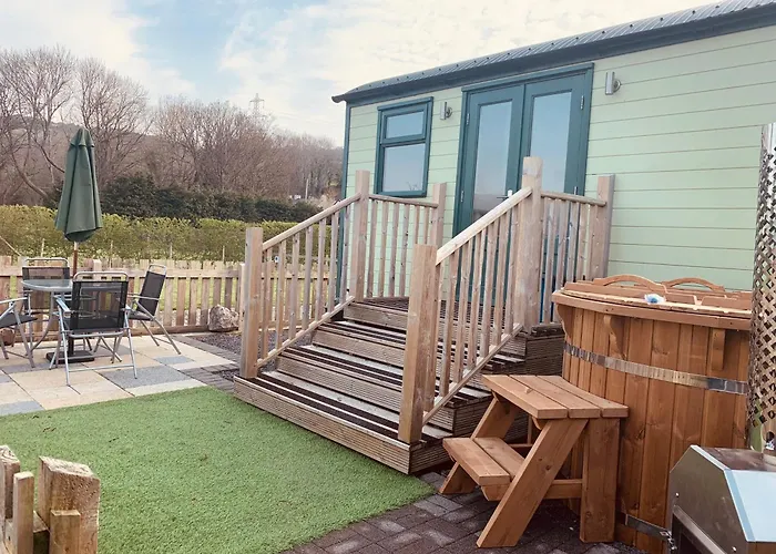 Semi Detached Cottage Snowdonia With Hot Tub