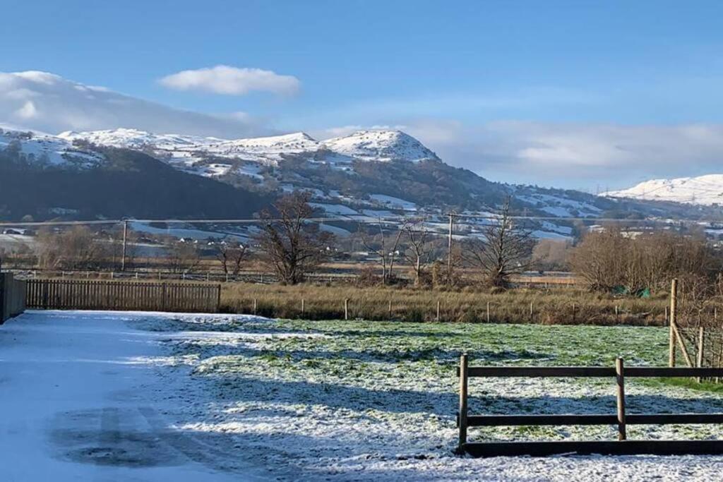 Semi Detached Snowdonia With Hot Tub Holiday home *