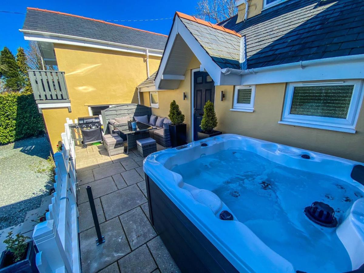 Holiday home Semi Detached Snowdonia With Hot Tub *