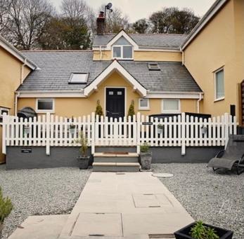 Semi Detached Snowdonia With Hot Tub Holiday home