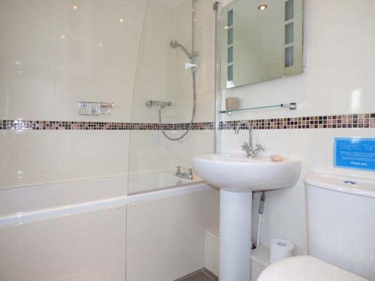 Semi Detached Snowdonia With Hot Tub *