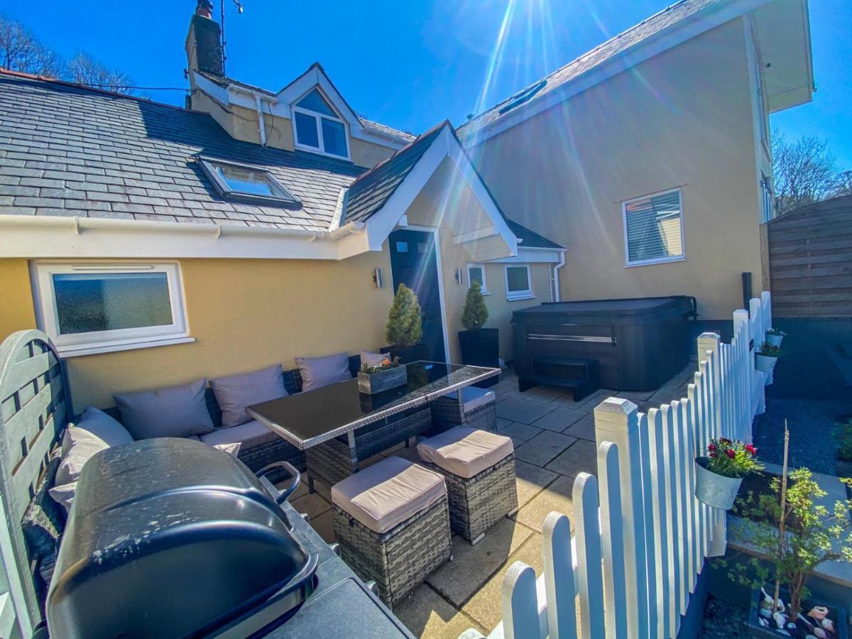 Holiday home Semi Detached Snowdonia With Hot Tub Tal-y-Cafn