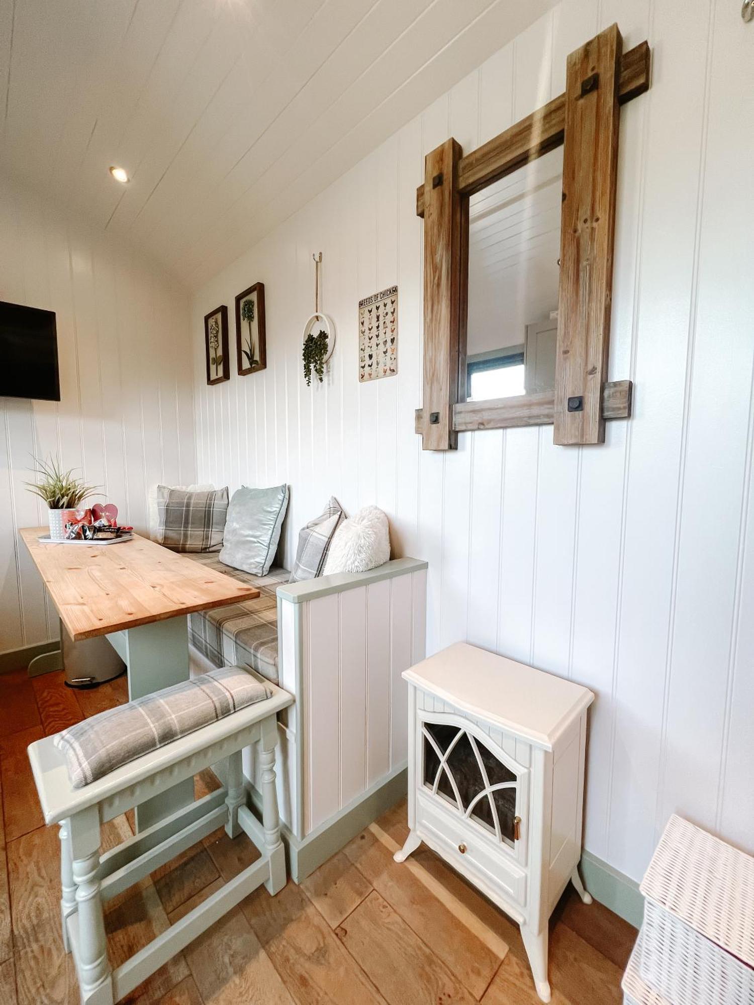 Holiday home Semi Detached Snowdonia With Hot Tub *
